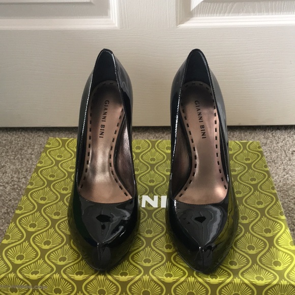 Gianni Bini Black Haley Pumps - Picture 3 of 4